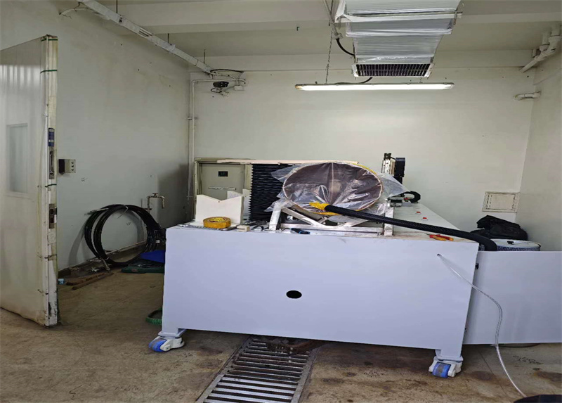 管道(dào)去(qù)污打磨裝置